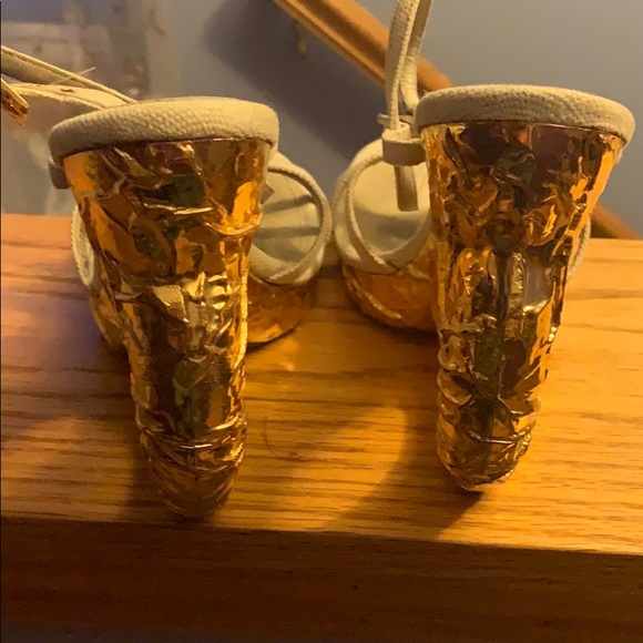 Louie Vuitton Sandals - Picture 5 of 7